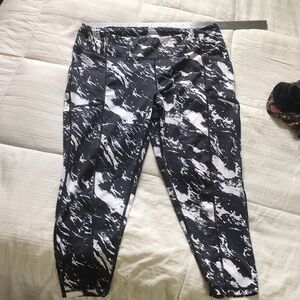 Moisture wicking leggings